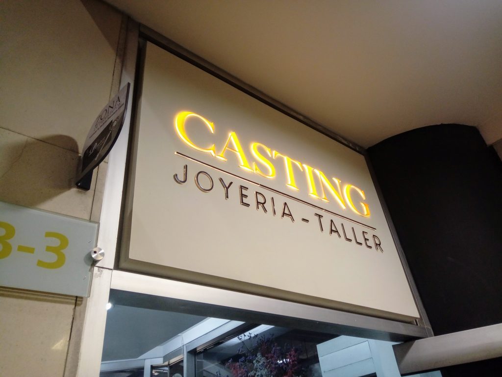 Caja en Madera + Acrílico